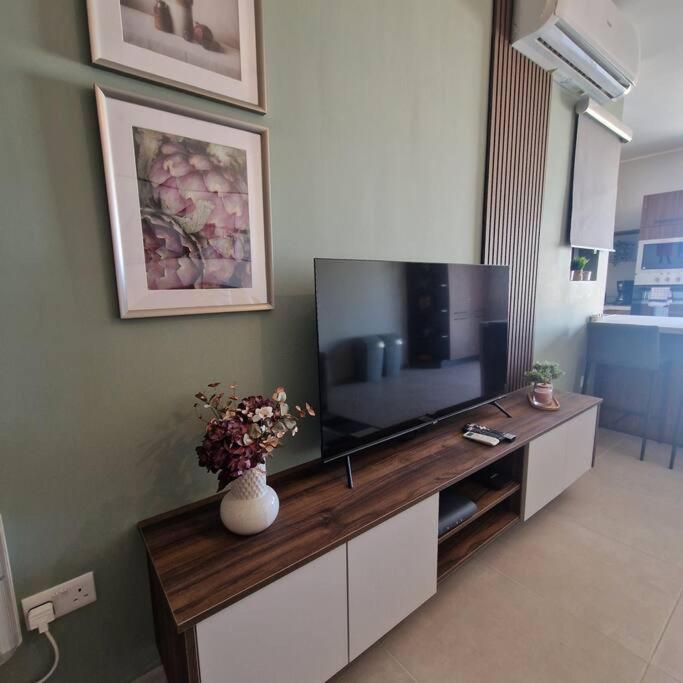Centrally Located, Well Equipped, Stylish Flat. St. Paul's Bay Luaran gambar