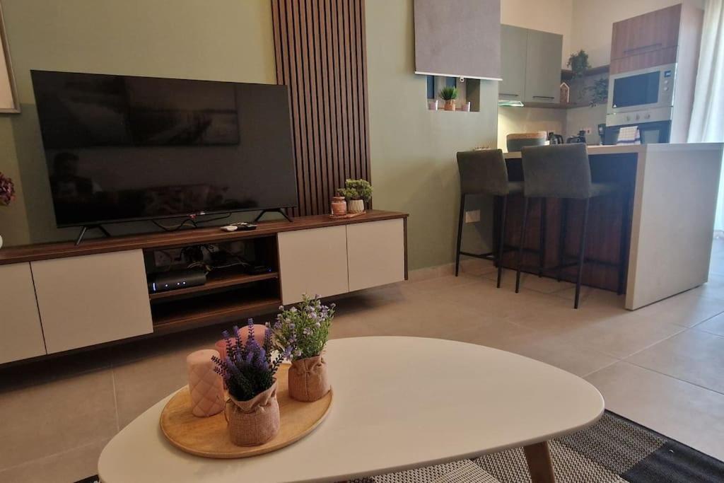 Centrally Located, Well Equipped, Stylish Flat. St. Paul's Bay Luaran gambar