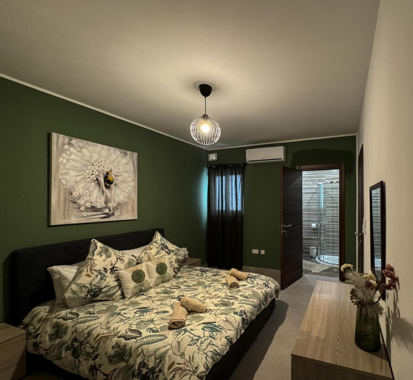 Centrally Located, Well Equipped, Stylish Flat. St. Paul's Bay Luaran gambar
